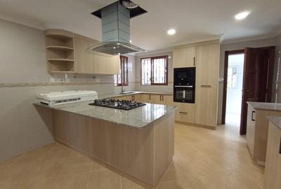 5 Bed Townhouse with En Suite at Shanzu Road - 3