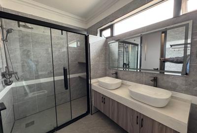 Serviced 4 Bed Apartment with En Suite in Lavington