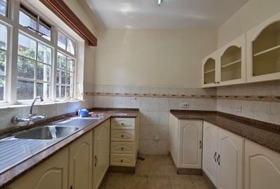 1 Bed Apartment with En Suite at Riverside Drive - 4