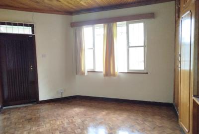 5 Bed House with En Suite in Muthaiga - 3