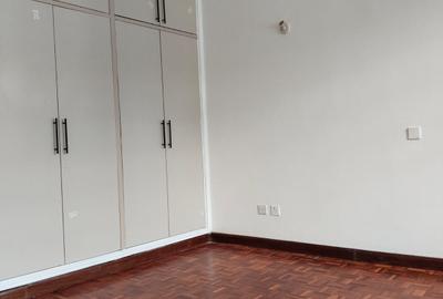 4 Bed Townhouse with En Suite in Lavington
