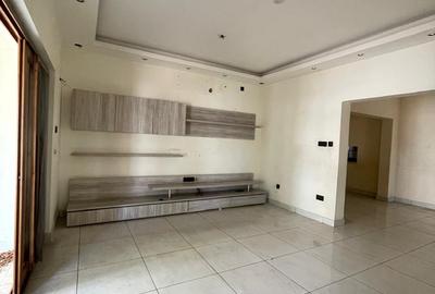 4 Bed Villa with En Suite in Nyali Area