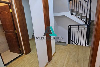 5 Bed Townhouse with En Suite in Lavington - 4