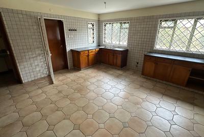 4 Bed House with En Suite at Valley Arcade - 4