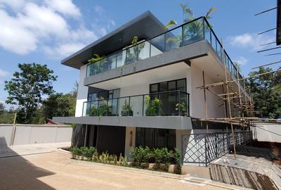 5 Bed Townhouse with En Suite at Lavington