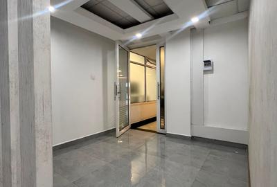 1,230 ft² Commercial Property with Service Charge Included in Westlands Area - 3