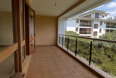 3 Bed Apartment with En Suite at Riverside Drive