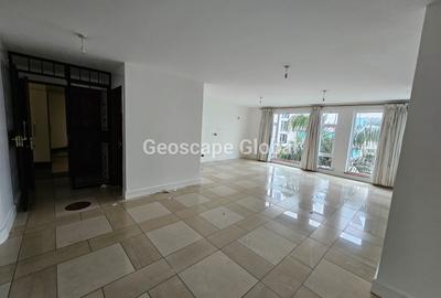 3 Bed Apartment with En Suite in Riverside - 3
