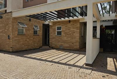 4 Bed Villa with En Suite in Lavington - 3