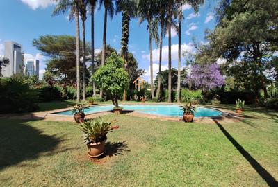 Furnished 1 Bed Apartment with En Suite in State House