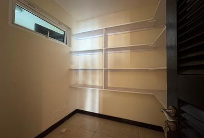 3 Bed Apartment with En Suite in Riverside - 4