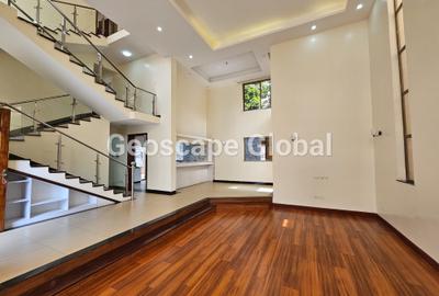 5 Bed House with En Suite in Lavington