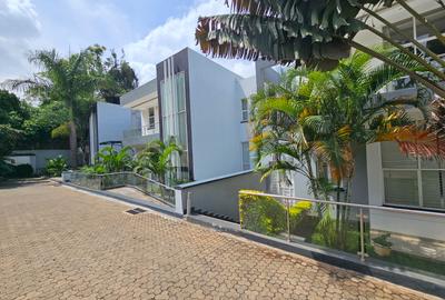 4 Bed Townhouse with En Suite in Spring Valley