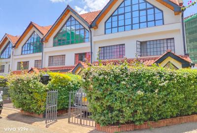4 Bed Townhouse with En Suite at Off Brookside Grove - 2