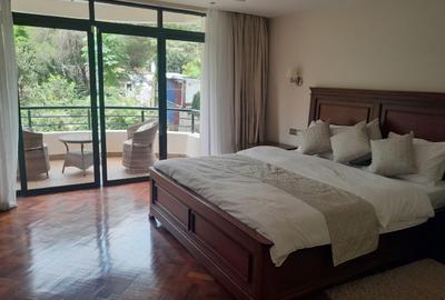 3 Bed Apartment with En Suite at Riverside Gardens - 3