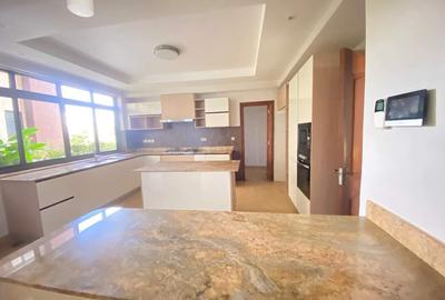 3 Bed Apartment with En Suite at Riverside Gardens - 2