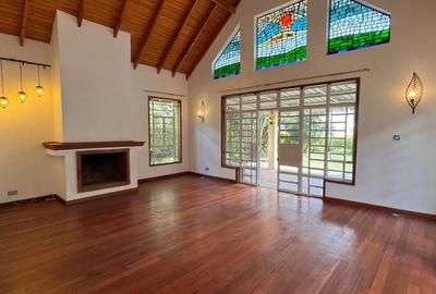 4 Bed House with En Suite in Runda - 2