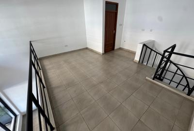 567 ft² Commercial Property with Backup Generator at 1St Parklands - 4