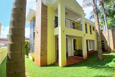 5 Bed Townhouse with En Suite at Lavington Green - 4