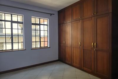 3 Bed Apartment with Backup Generator in Kilimani - 3