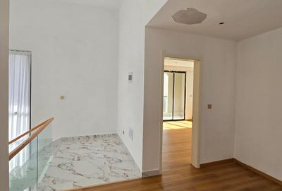 5 Bed Townhouse with En Suite in Lavington - 4
