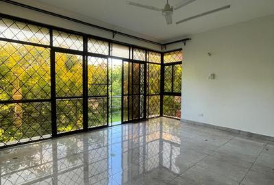 Serviced 3 Bed Apartment with En Suite in Nyali Area - 3