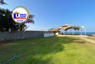 3 Bed House with En Suite in Nyali Area - 2