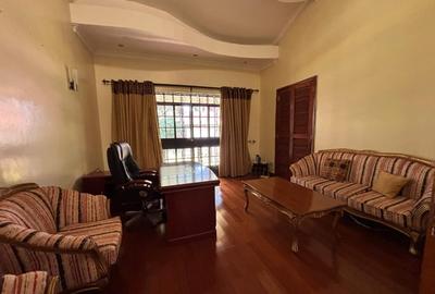 5 Bed House with En Suite in Runda - 3