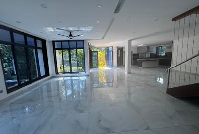 4 Bed Townhouse with En Suite at Nyali - 2