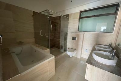 3 Bed Apartment with En Suite in Parklands - 3