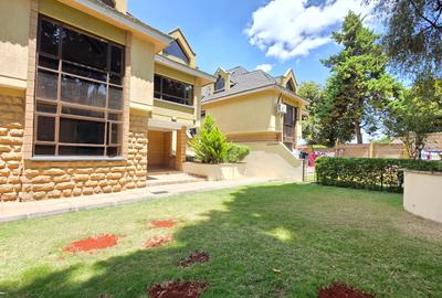 5 Bed Townhouse with En Suite at Lavington Green - 3