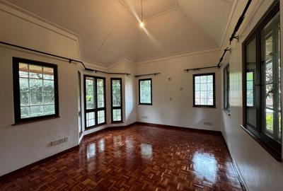 5 Bed Townhouse with En Suite in Rosslyn - 4