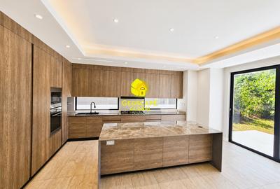 4 Bed Townhouse with En Suite in Runda - 3