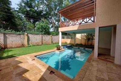 5 Bed Townhouse with En Suite at Convent Drive - 2