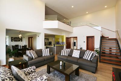 4 Bed Apartment with Parking in Parklands - 2