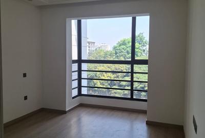 2 Bed Apartment with En Suite in Riverside - 3