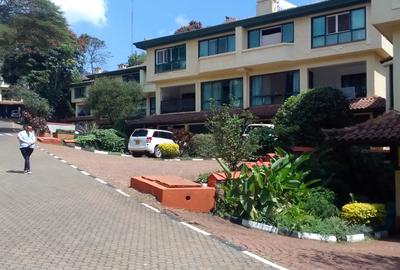 4 Bed Townhouse with En Suite in Westlands Area