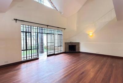 5 Bed Townhouse with En Suite in Lavington - 2