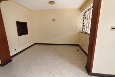 4 Bed Villa with En Suite in Kileleshwa - 4