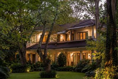 5 Bed House with En Suite in Nyari