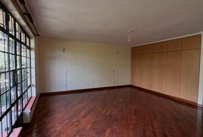 4 Bed Townhouse with En Suite in Lavington - 4