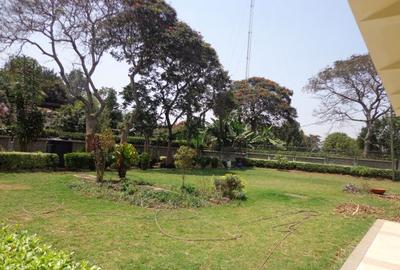 6 Bed House with En Suite in Nyari - 2