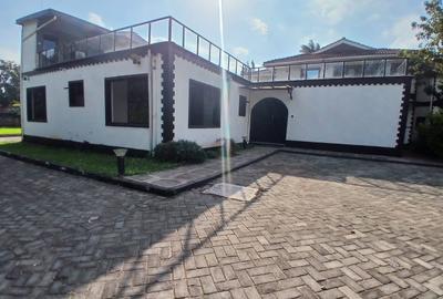 3 Bed House with En Suite in Runda - 3