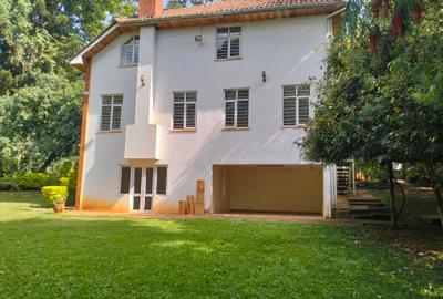 5 Bed Townhouse with En Suite in Rosslyn