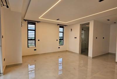 5 Bed House with Garden in Cianda - 3