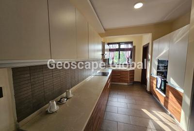 Furnished 3 Bed Apartment with En Suite in Spring Valley - 4