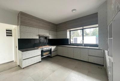 4 Bed House with En Suite in Runda - 3