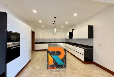 Serviced 4 Bed Apartment with En Suite in Parklands - 2