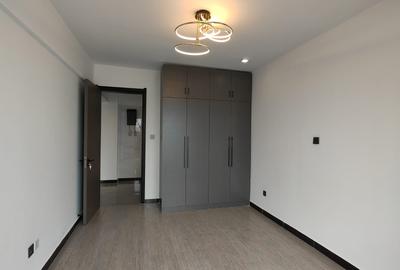 1 Bed Apartment with En Suite in Lavington - 3