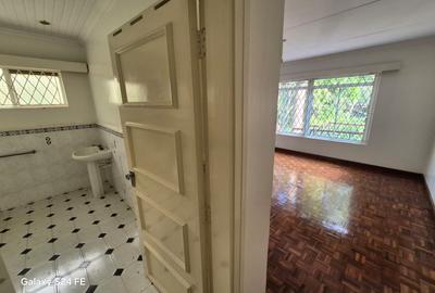 4 Bed House with En Suite at Spring Valley - 4